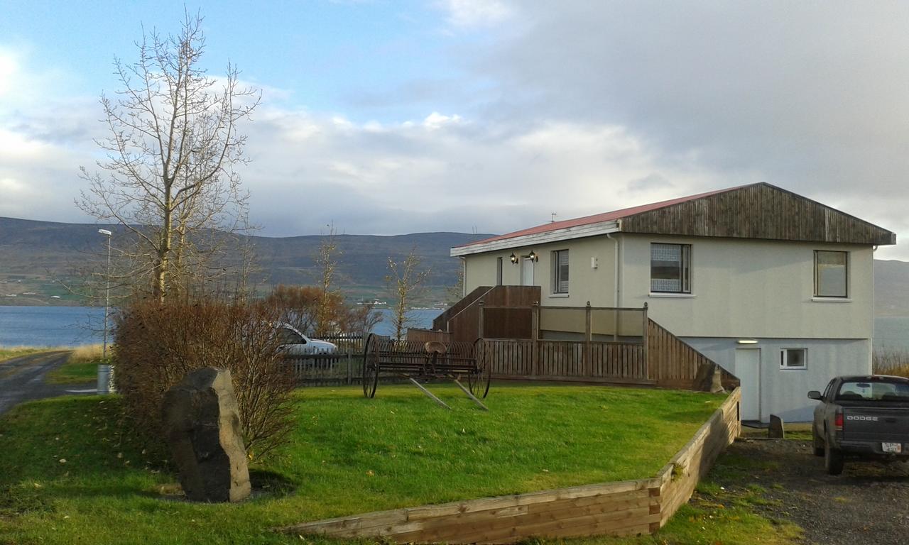 Glaesibaer 2 Guesthouse And Horsefarm Akureyri Exterior photo