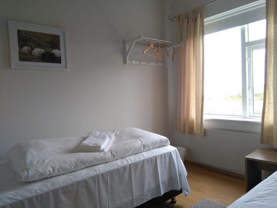 Glaesibaer 2 Guesthouse And Horsefarm Akureyri Exterior photo